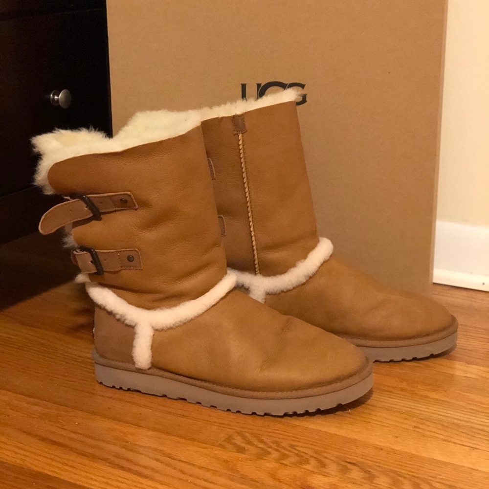 Chestnut UGGS